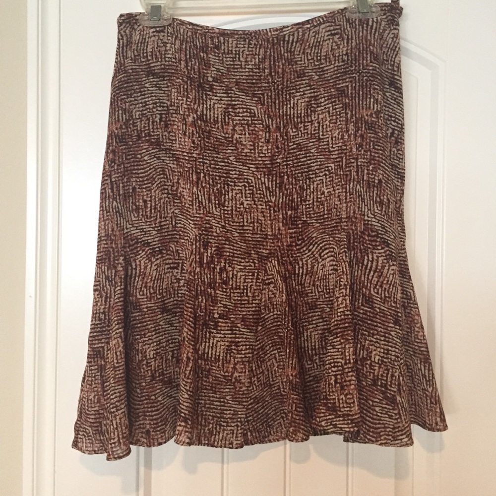🎉DONATE SOON🎉 Fit and flare brown skirt.